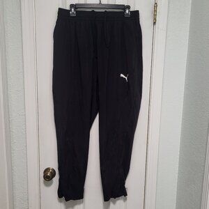 Black Puma Men's Fit Woven Tapered Training Pant XL